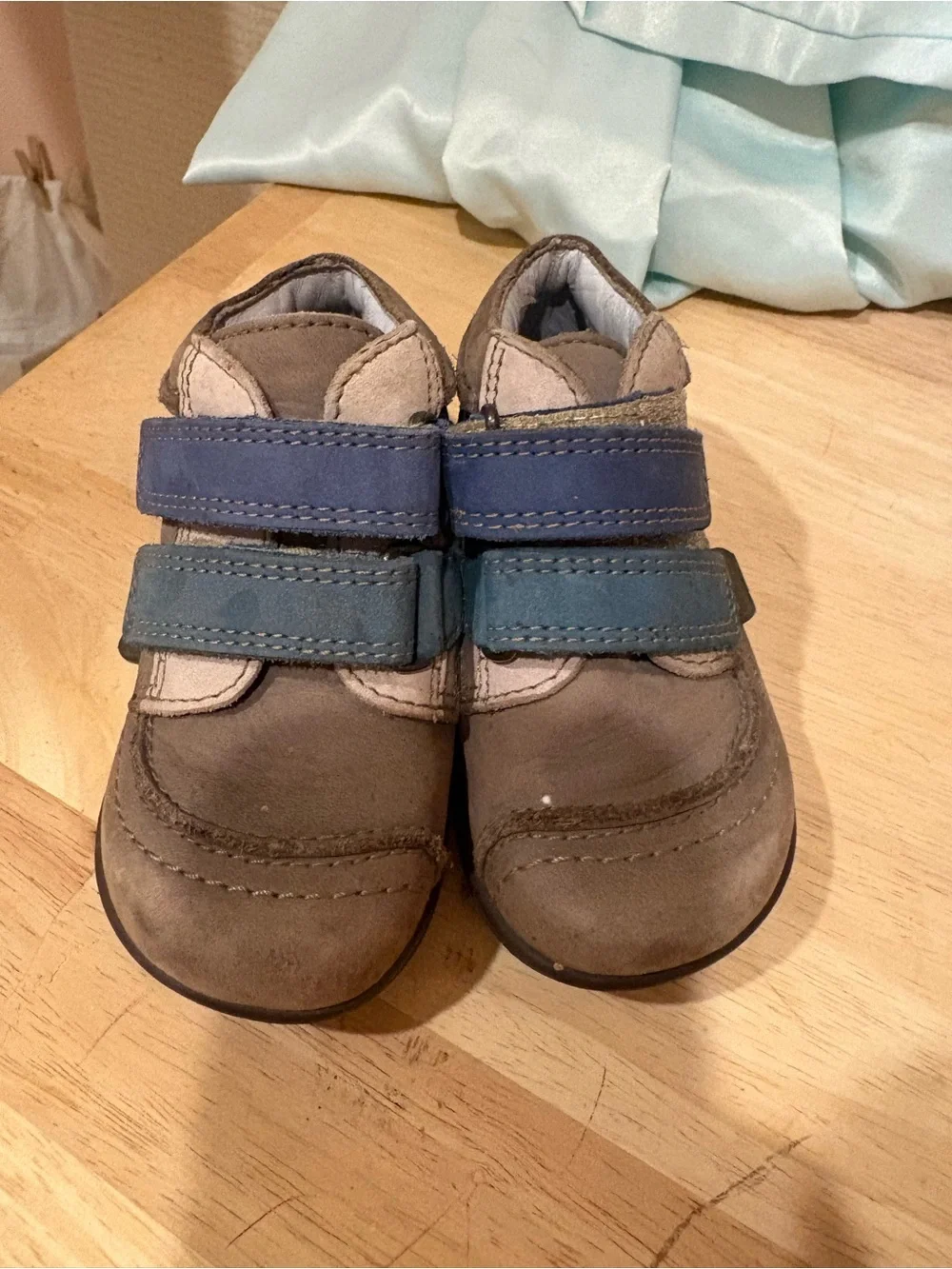 Toddler Walker Shoes with Blue Velcro Straps - Neutral Gray
